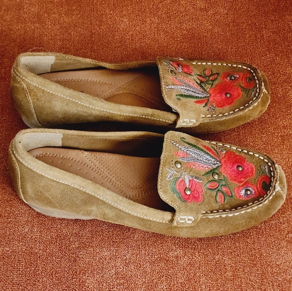 BareTraps Otella  Chestnut Floral Embroidered Suede Moccasin Size 9W - Picture 4 of 8